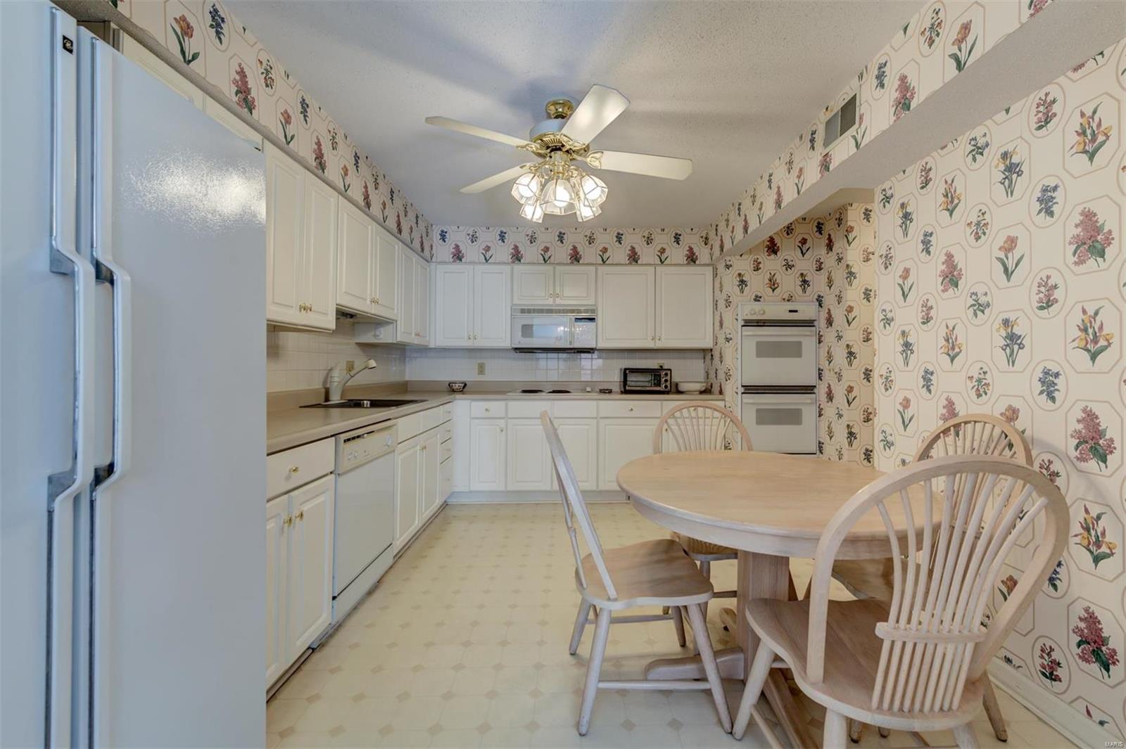 Coeur De Royale Condo Ph Iii - Residential