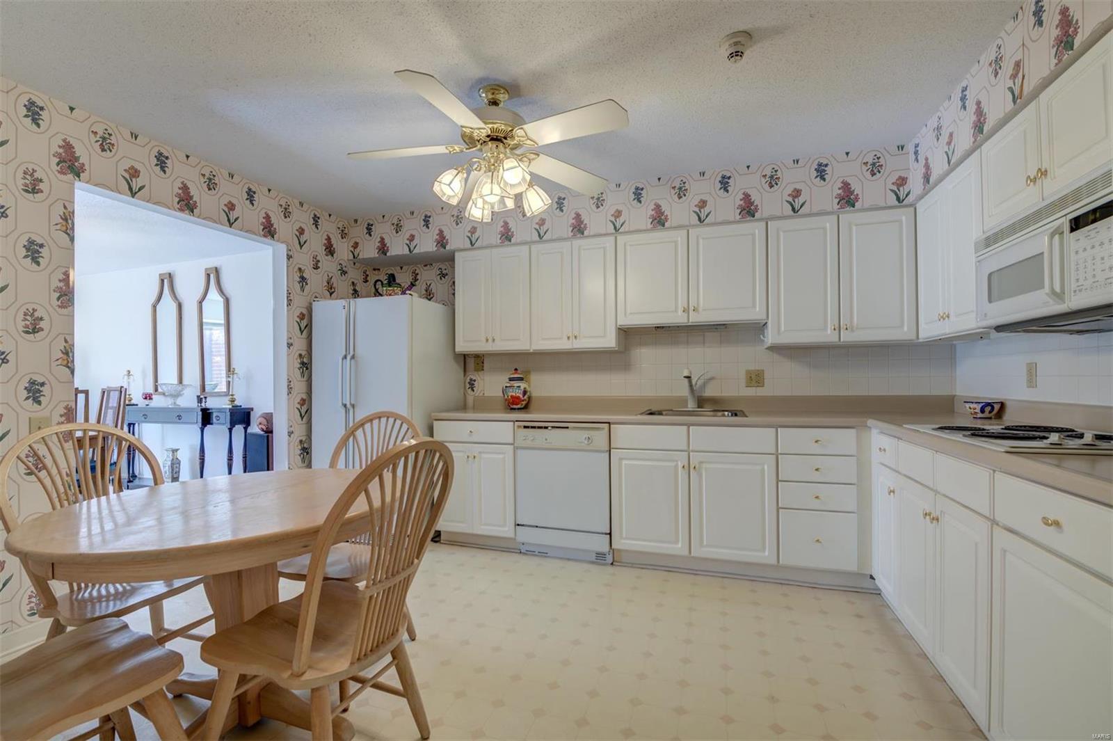 Coeur De Royale Condo Ph Iii - Residential