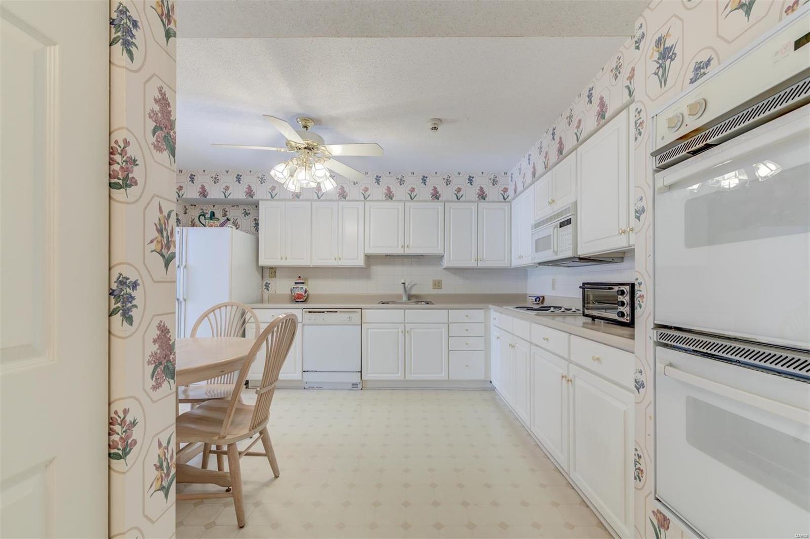 Coeur De Royale Condo Ph Iii - Residential