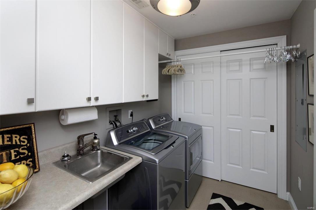 Residence At 800 S Hanley A Condo - Residential