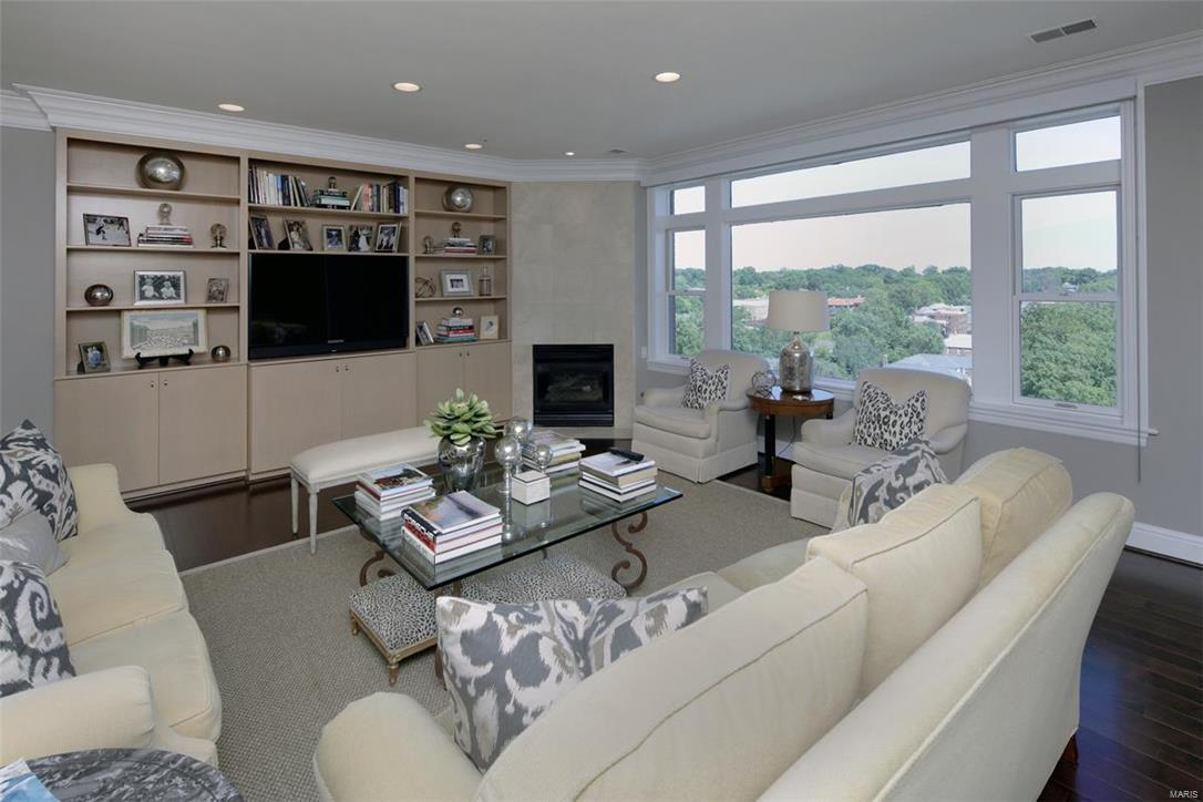 Residence At 800 S Hanley A Condo - Residential