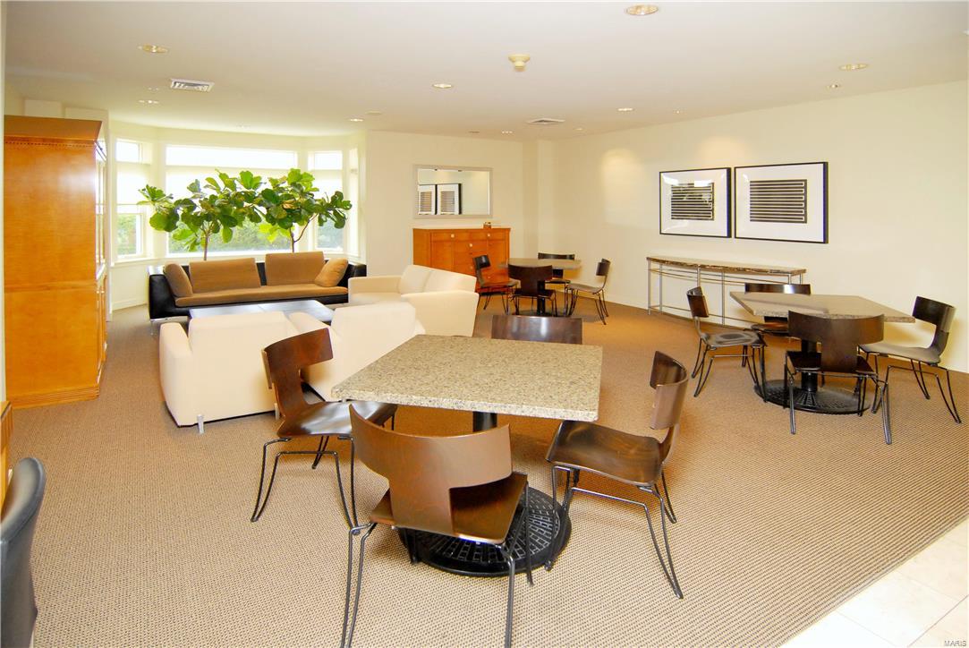 Residence At 800 S Hanley A Condo - Residential