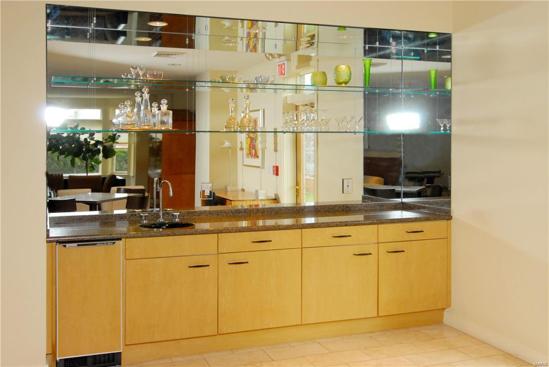 Residence At 800 S Hanley A Condo - Residential