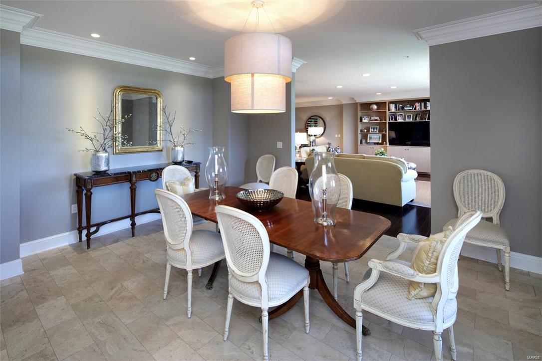 Residence At 800 S Hanley A Condo - Residential