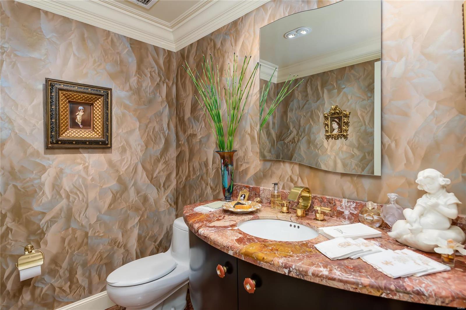 Residence At 800 S Hanley A Condo - Residential