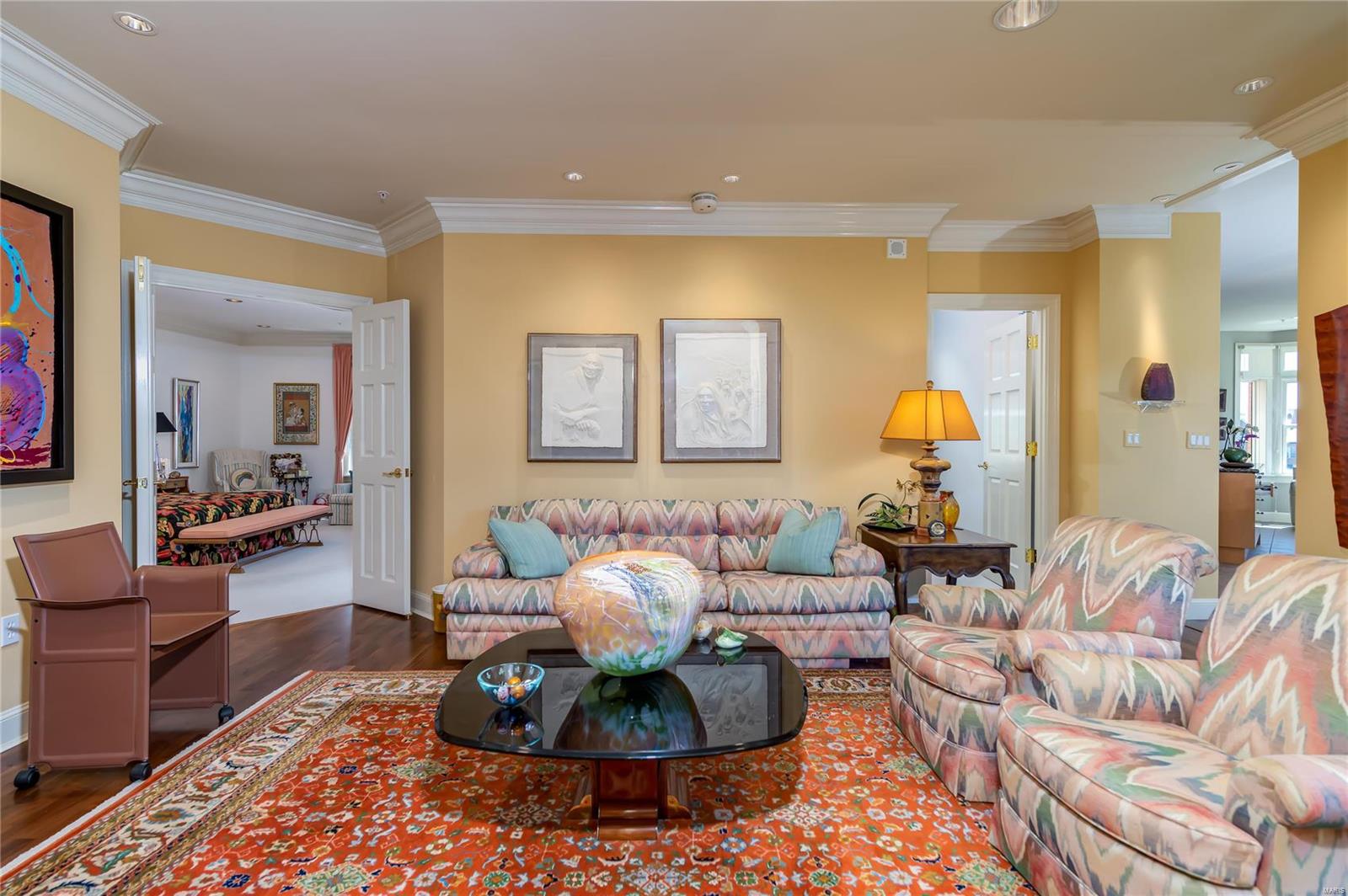 Residence At 800 S Hanley A Condo - Residential