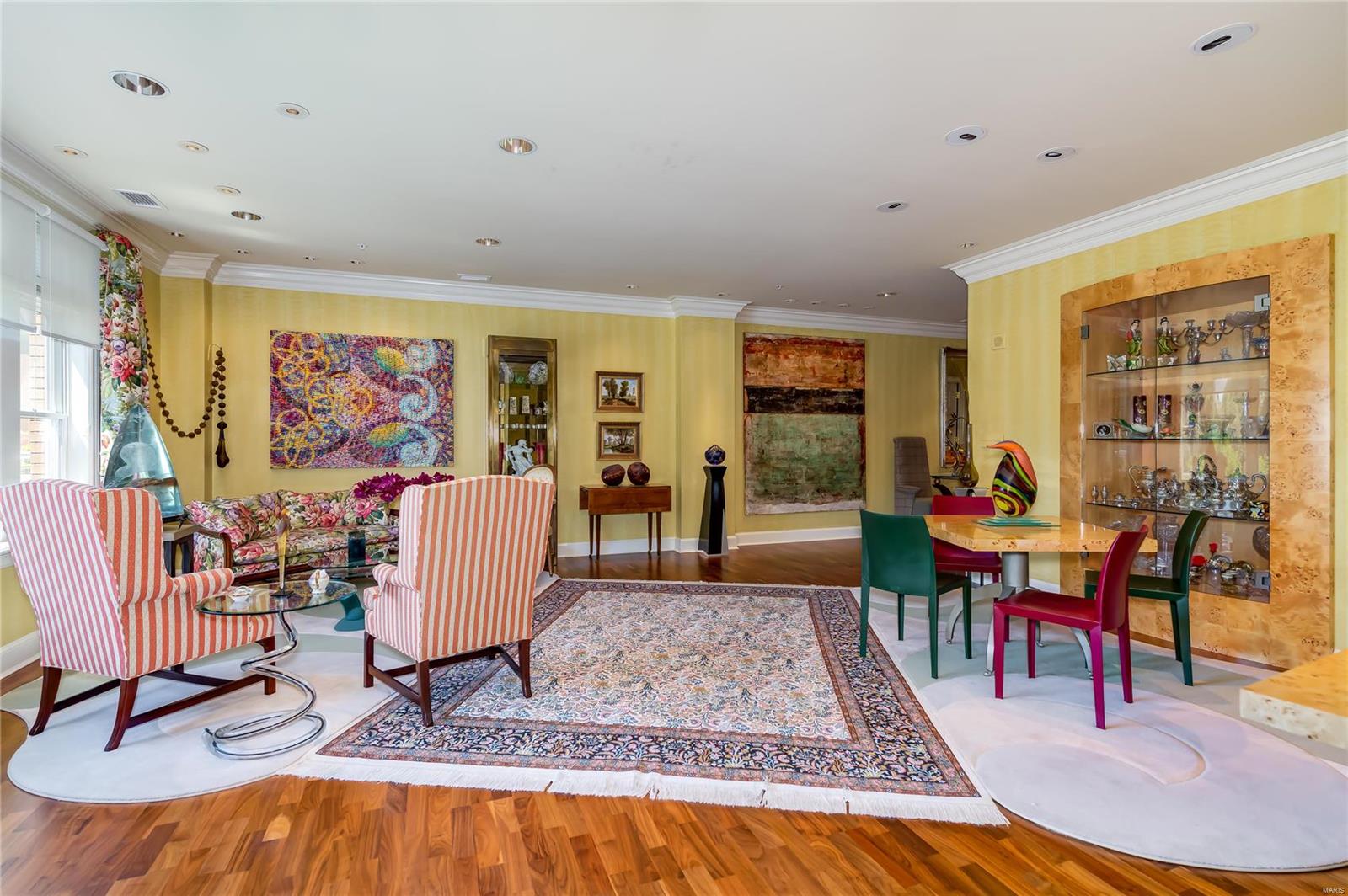 Residence At 800 S Hanley A Condo - Residential