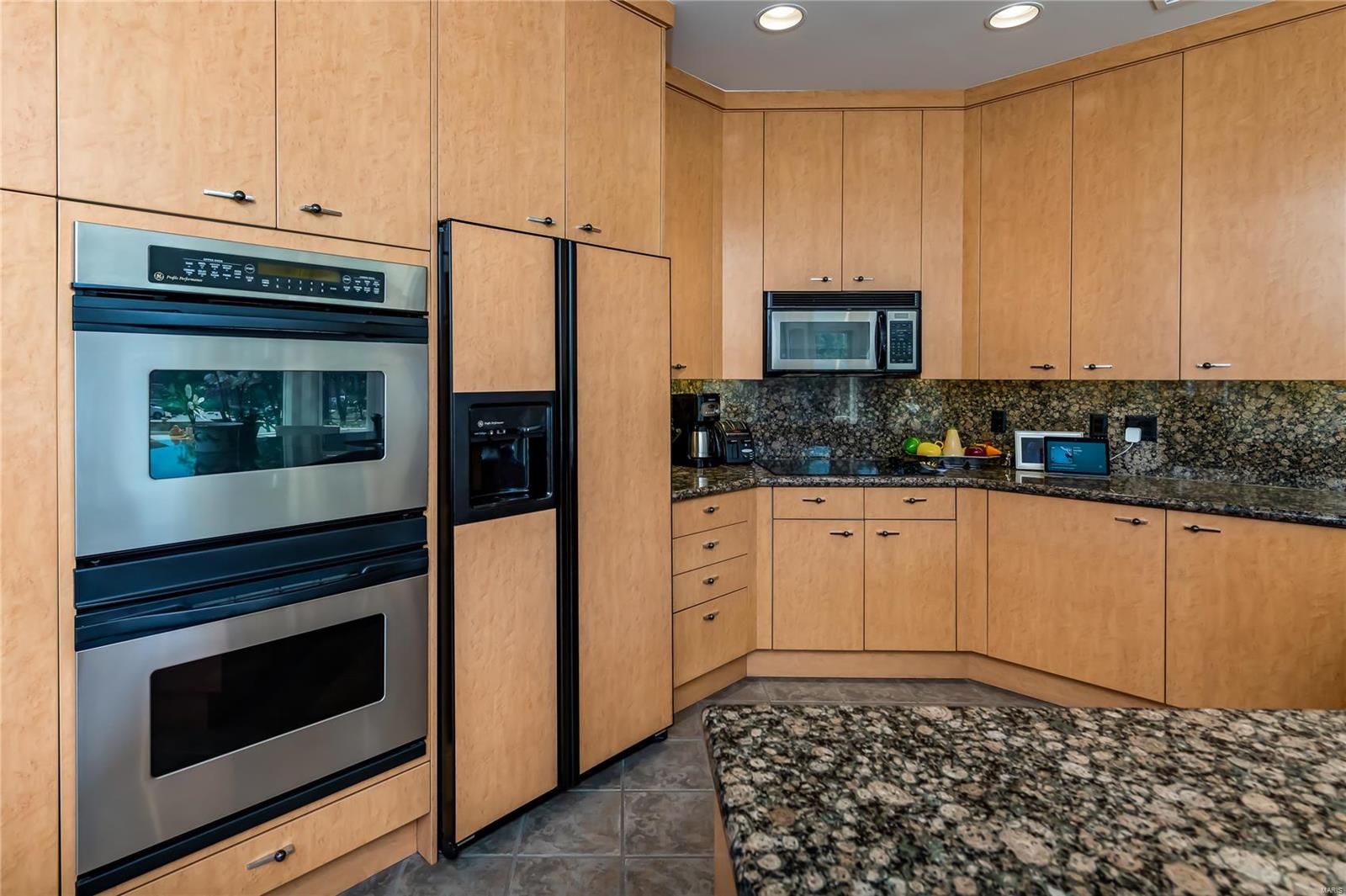 Residence At 800 S Hanley A Condo - Residential