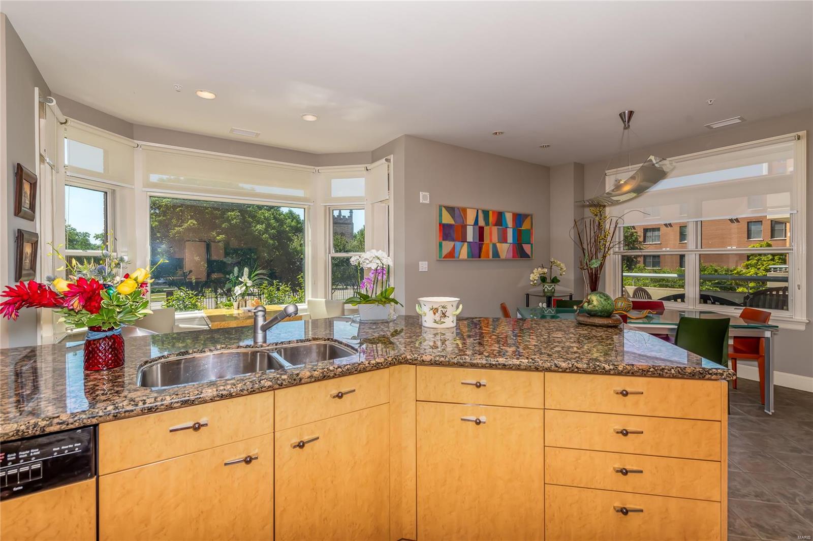 Residence At 800 S Hanley A Condo - Residential