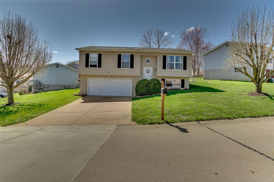 You are going to fall in love with this updated 3 bedroom home located the desired Apple Valley subdivision.  The location of this home cannot be matched...it is situated in the cul-de-sac and 5 minutes from Hwy 55.   Inside you will love the wood laminate flooring throughout the living areas of the main level, along with the spacious living room with ceiling fan.  The bright & sunny kitchen has been updated with new stainless steel appliances, new countertops, new sink, new faucet, and ceramic flooring.  You will find the master bedroom plenty spacious and complete with ceiling fan and ample closet space.  Two additional bedrooms round out the main level.  Entering the lower level, you will love the family room with a huge storage closet and updated full bath.  The yard is completely fenced with gates on each side and a spacious 8 x 12 vinyl shed for storage.  This is a MUST SEE!