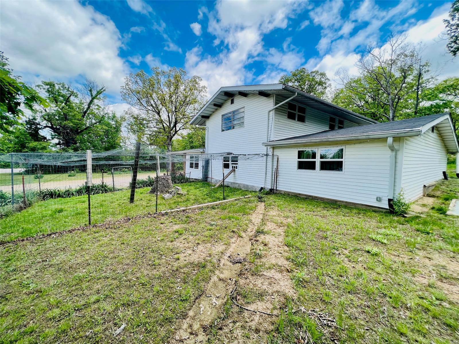 1116 E Springfield Road