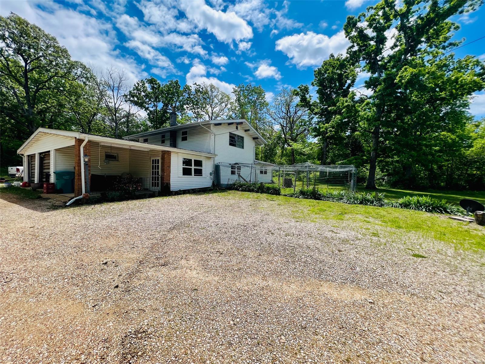 1116 E Springfield Road