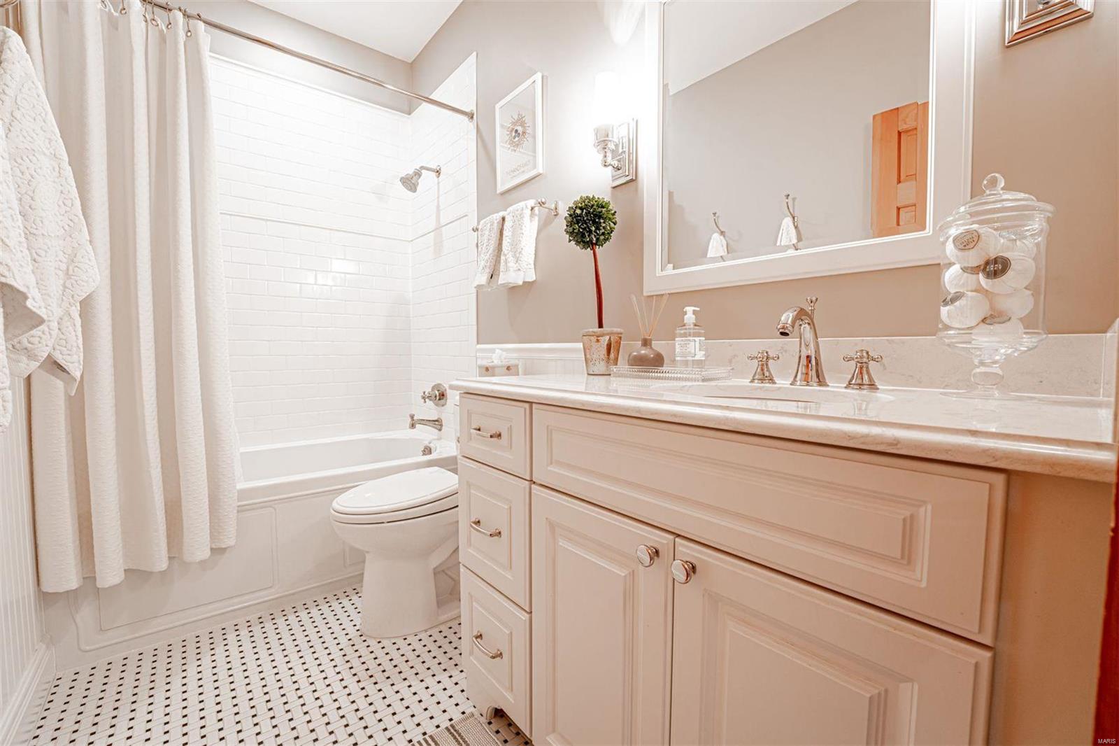 Saunders Lts A & B Bdy Adj - Residential