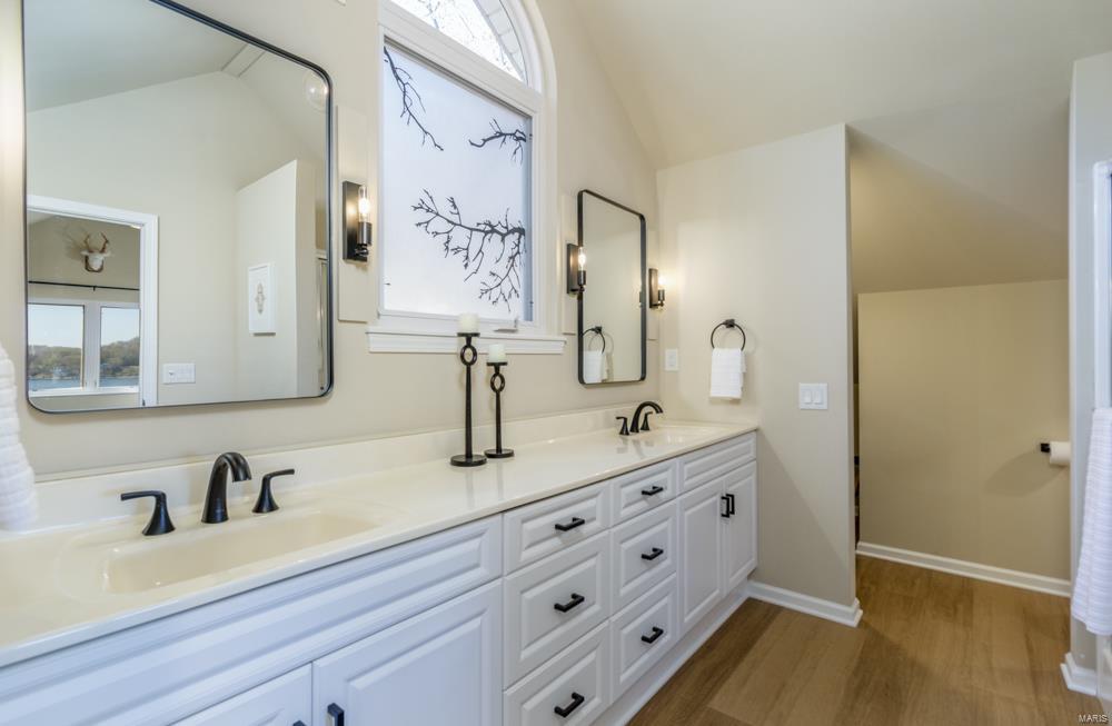 FOUE SEASONS - Residential