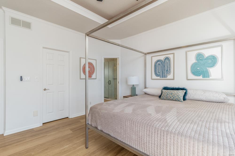 FOUE SEASONS - Residential