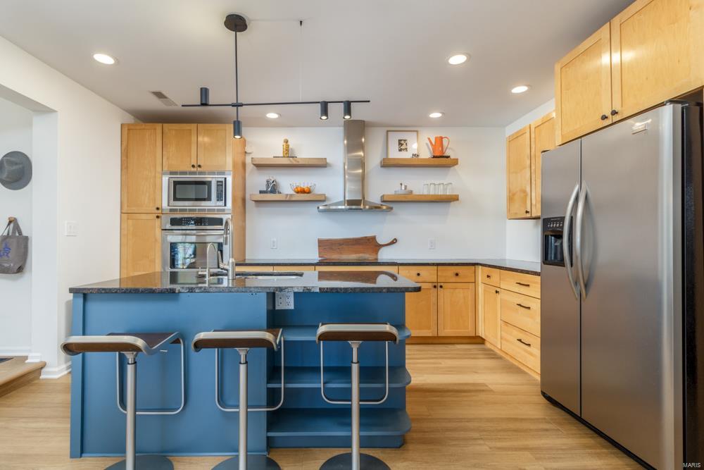 FOUE SEASONS - Residential