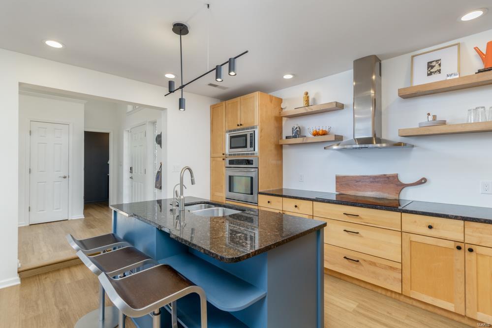 FOUE SEASONS - Residential