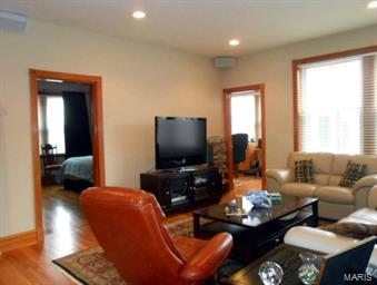 Cloverleaf Condo - Residential