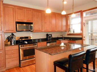 Cloverleaf Condo - Residential