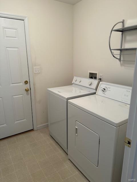 Bridgeton, Missouri 63044, United States, 2 Bedrooms Bedrooms, ,3 BathroomsBathrooms,Residential,Pending,28455