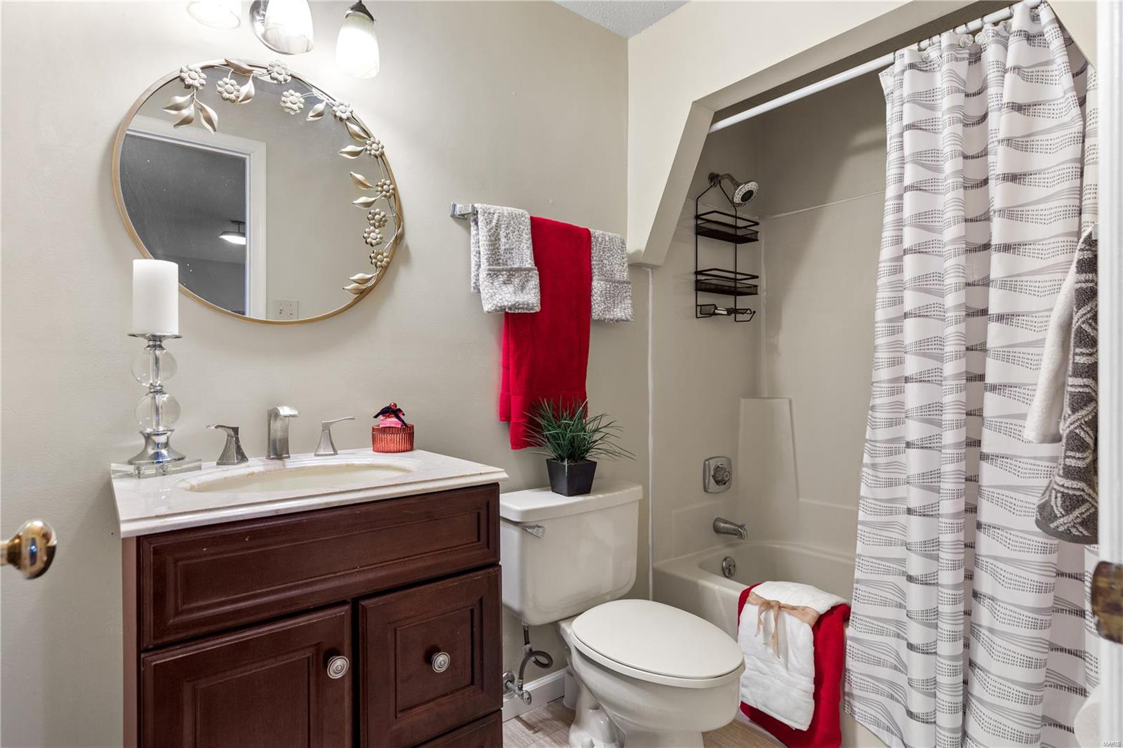 Florissant, Missouri 63033, United States, 5 Bedrooms Bedrooms, ,3 BathroomsBathrooms,Residential,Coming Soon,94530