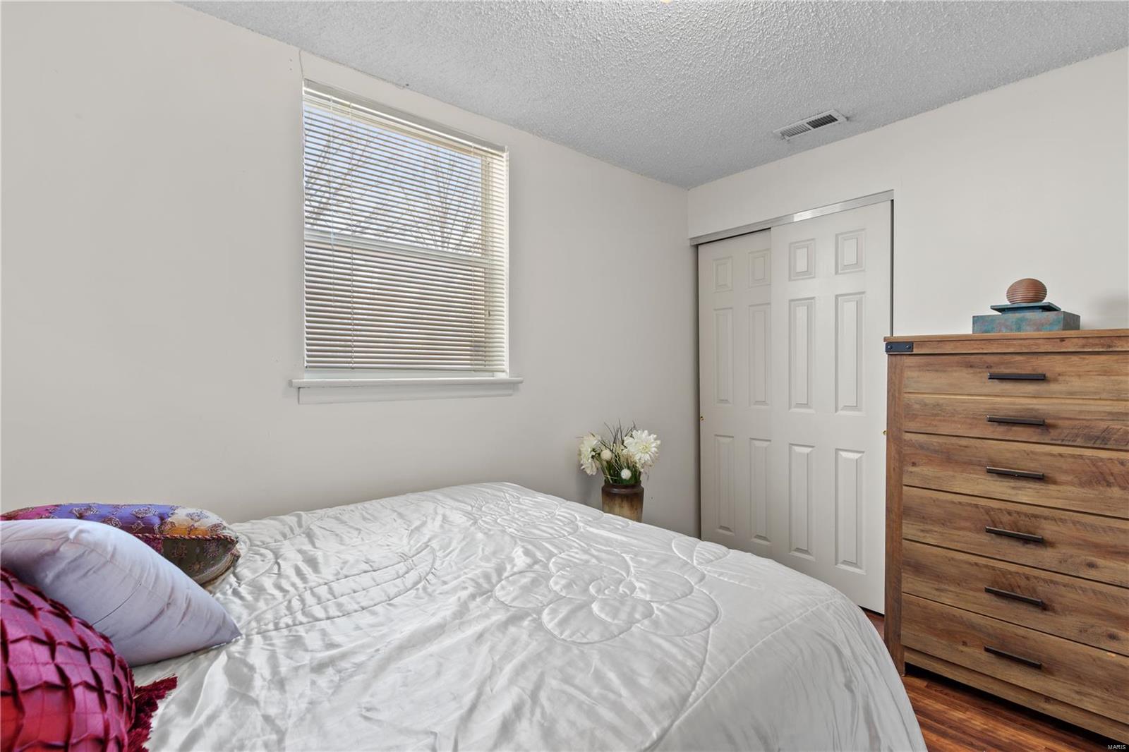 Florissant, Missouri 63033, United States, 5 Bedrooms Bedrooms, ,3 BathroomsBathrooms,Residential,Coming Soon,94530