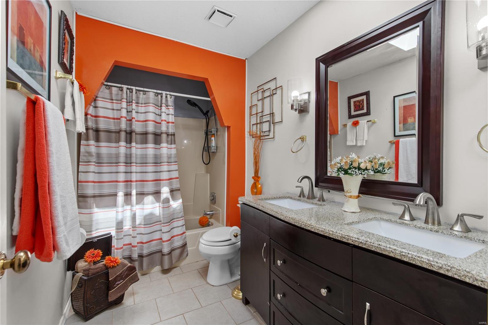 Florissant, Missouri 63033, United States, 5 Bedrooms Bedrooms, ,3 BathroomsBathrooms,Residential,Coming Soon,94530