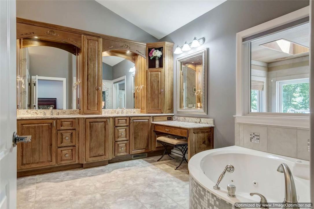 Manors At Oakbrook Estate - Residential