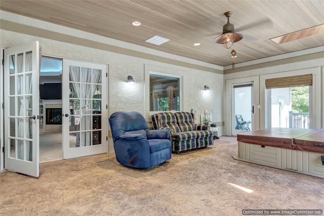 Manors At Oakbrook Estate - Residential