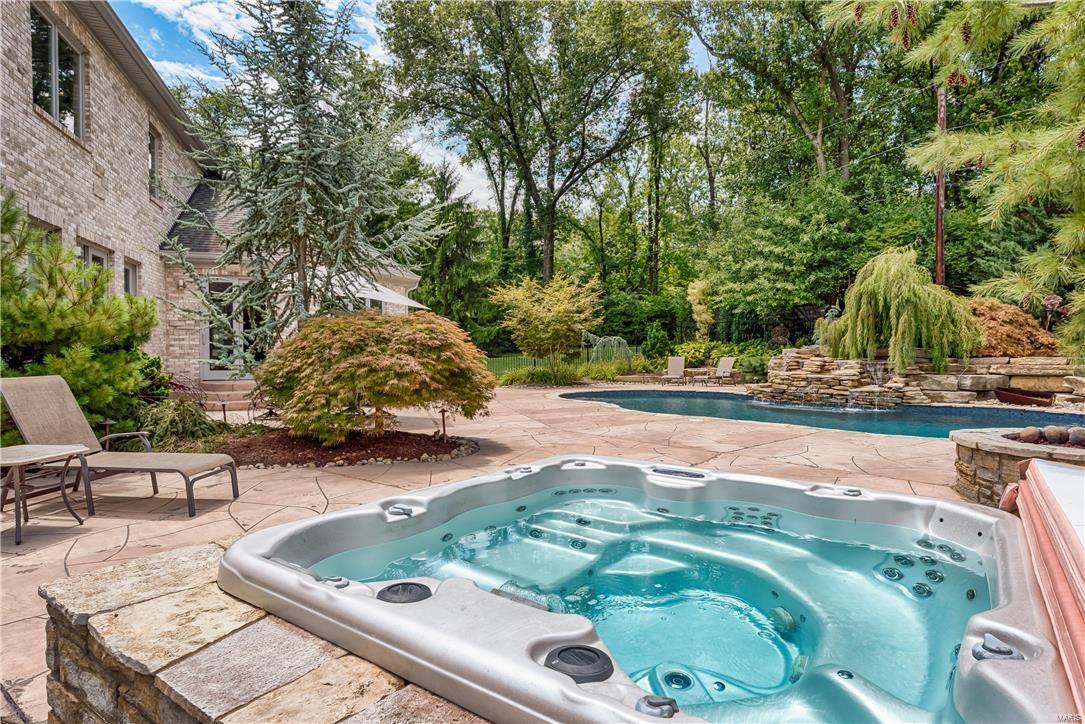 Lynnbrook - Residential