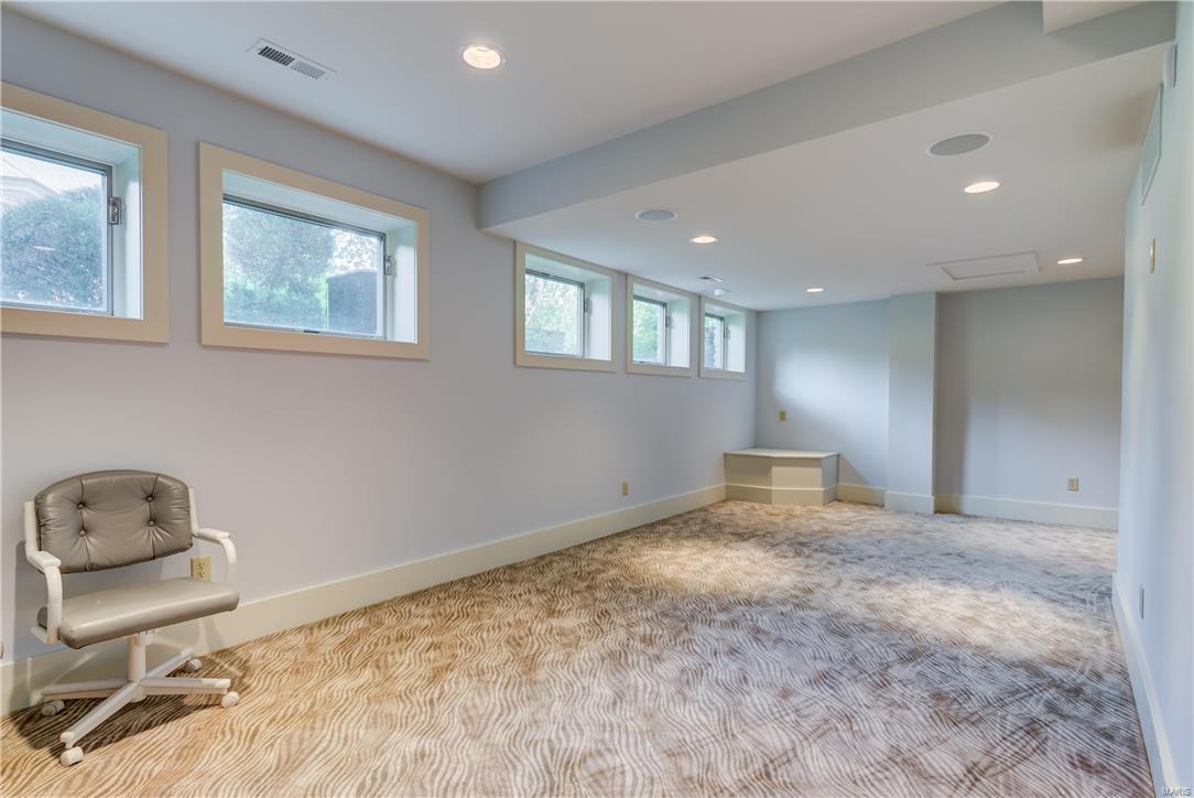 Lynnbrook - Residential