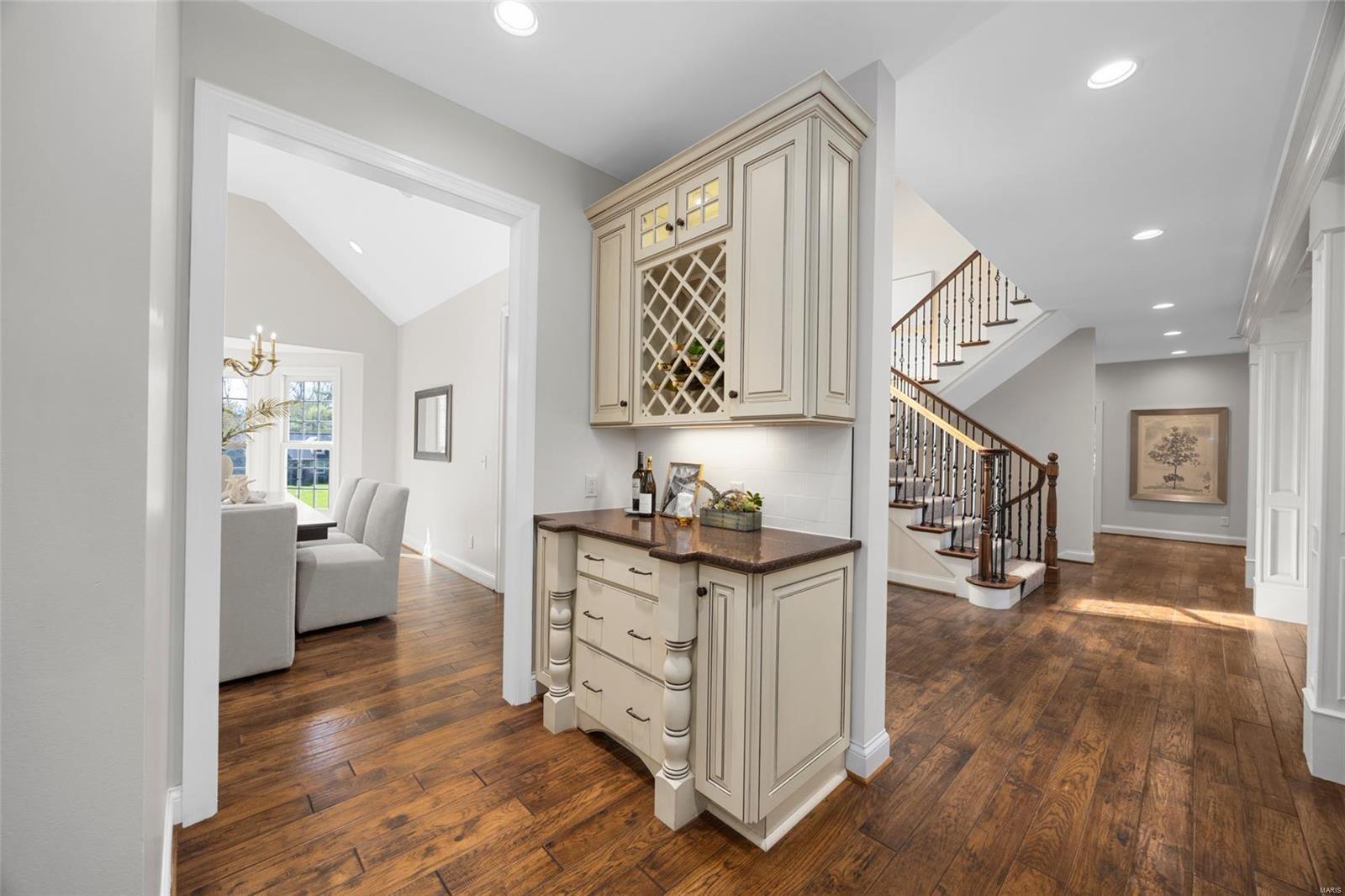 St Louis, Missouri 63122, United States, 5 Bedrooms Bedrooms, ,5 BathroomsBathrooms,Residential,Active,116337