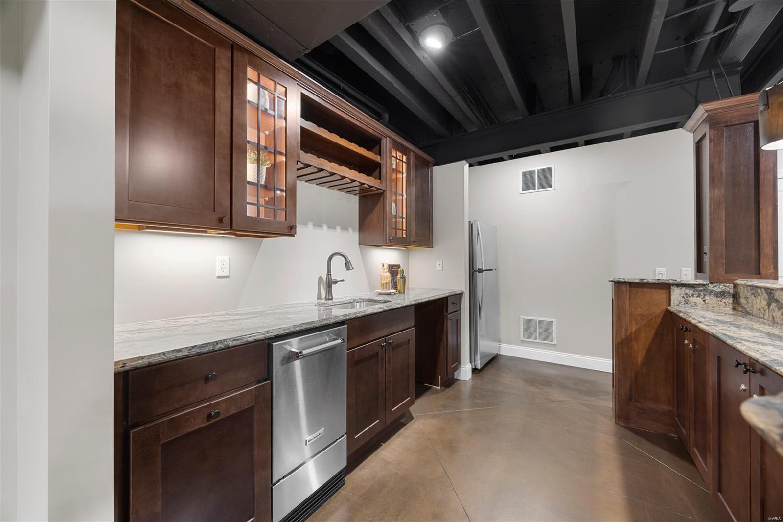 St Louis, Missouri 63122, United States, 5 Bedrooms Bedrooms, ,5 BathroomsBathrooms,Residential,Active,116337