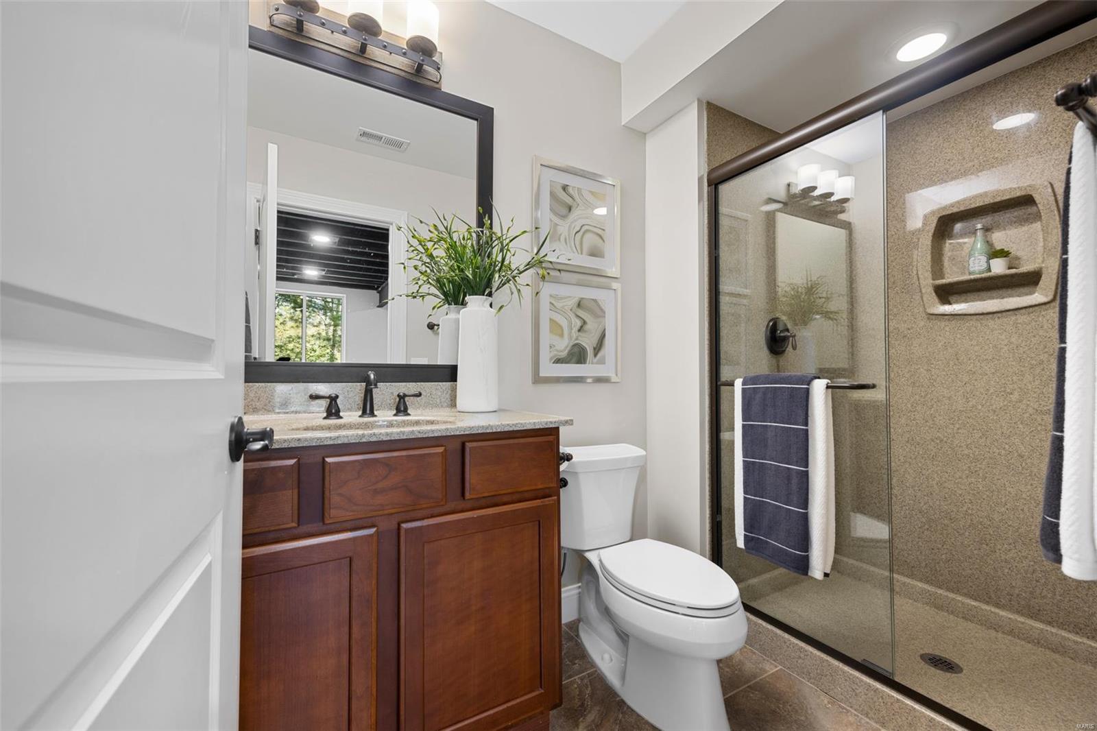 St Louis, Missouri 63122, United States, 5 Bedrooms Bedrooms, ,5 BathroomsBathrooms,Residential,Active,116337