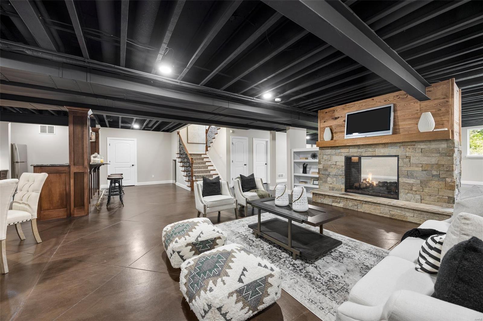 St Louis, Missouri 63122, United States, 5 Bedrooms Bedrooms, ,5 BathroomsBathrooms,Residential,Active,116337