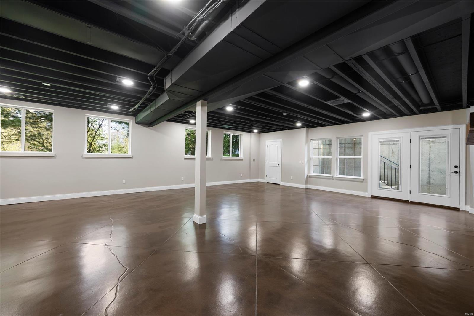 St Louis, Missouri 63122, United States, 5 Bedrooms Bedrooms, ,5 BathroomsBathrooms,Residential,Active,116337