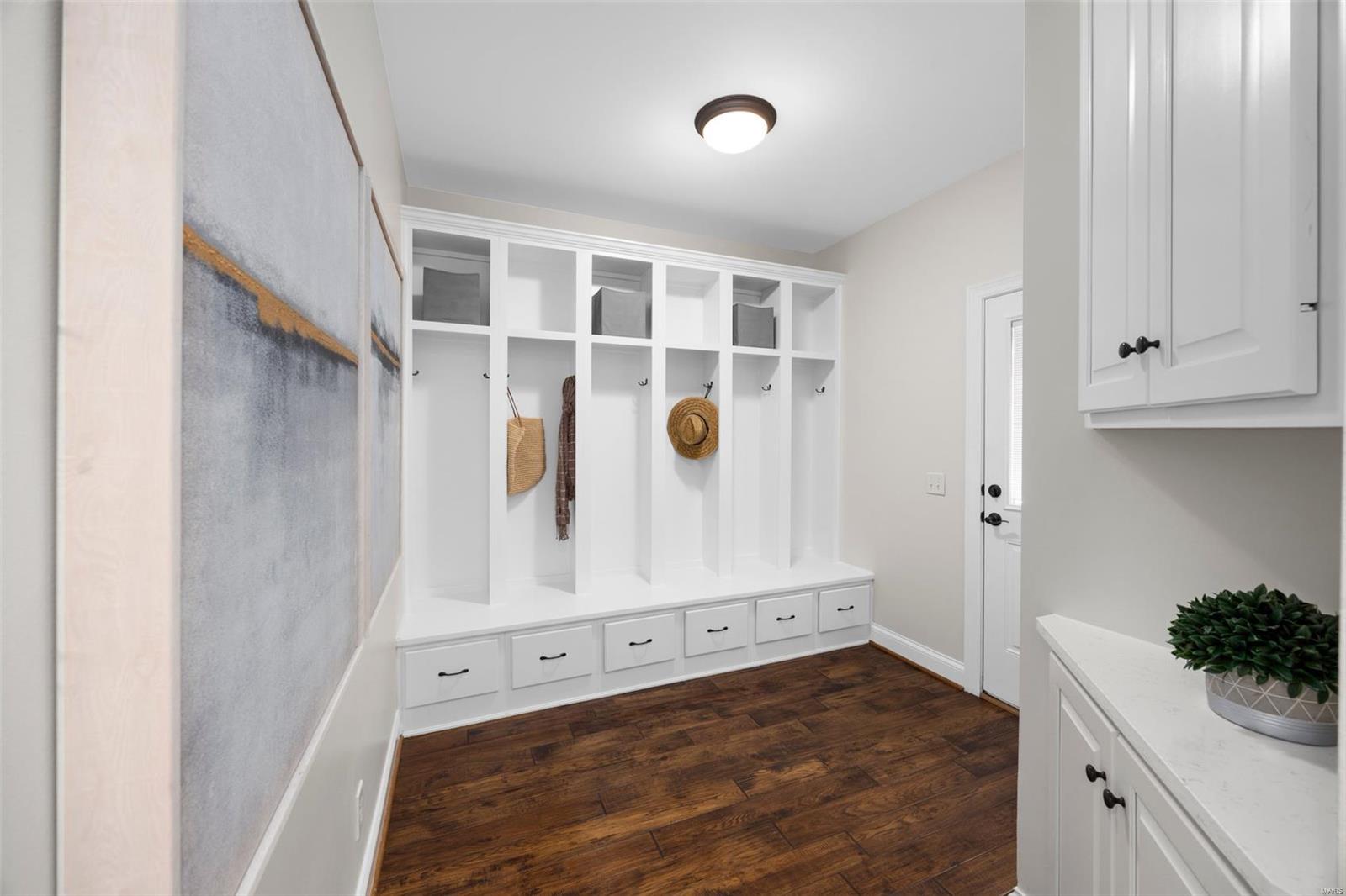 St Louis, Missouri 63122, United States, 5 Bedrooms Bedrooms, ,5 BathroomsBathrooms,Residential,Active,116337