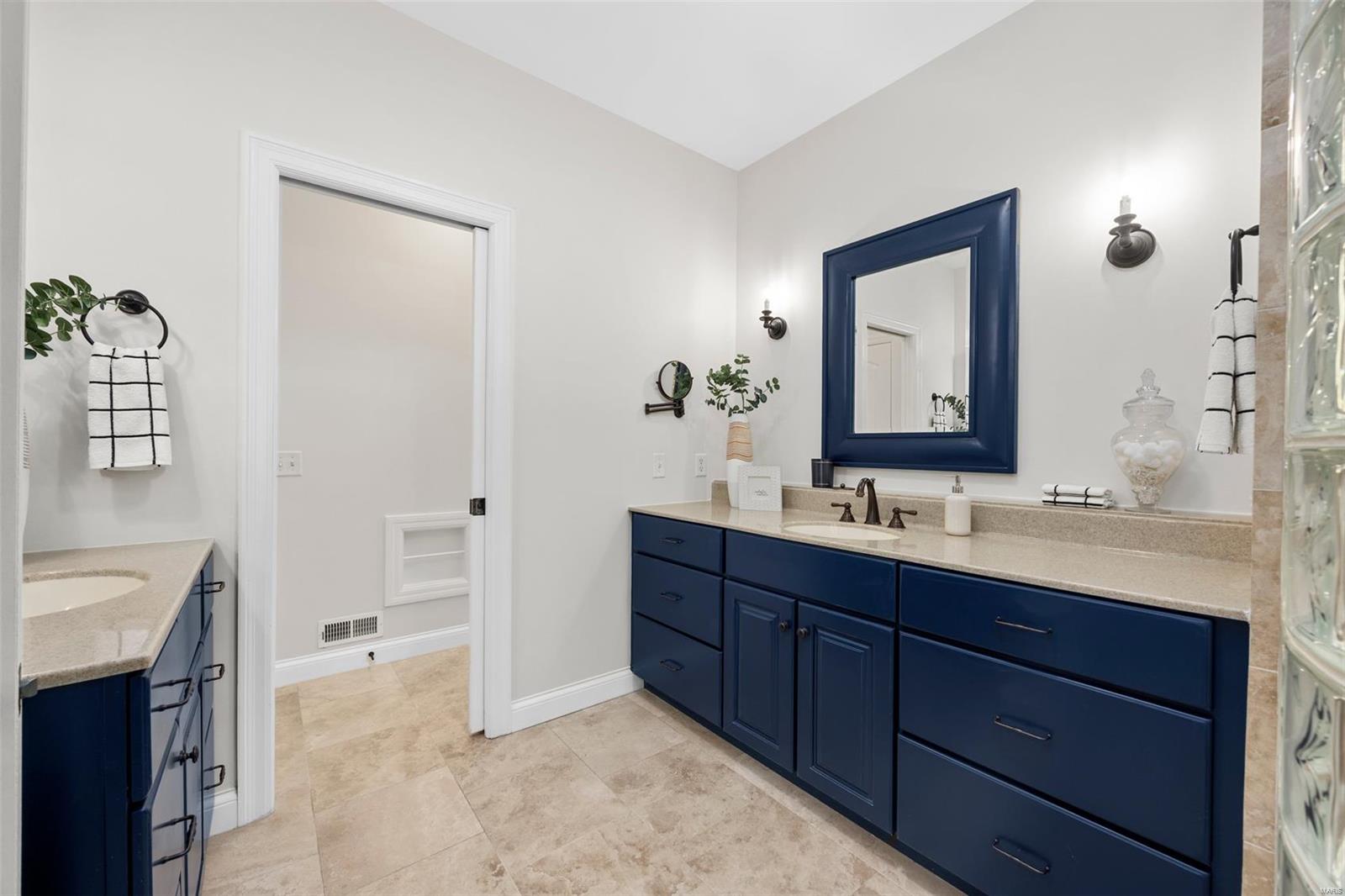 St Louis, Missouri 63122, United States, 5 Bedrooms Bedrooms, ,5 BathroomsBathrooms,Residential,Active,116337