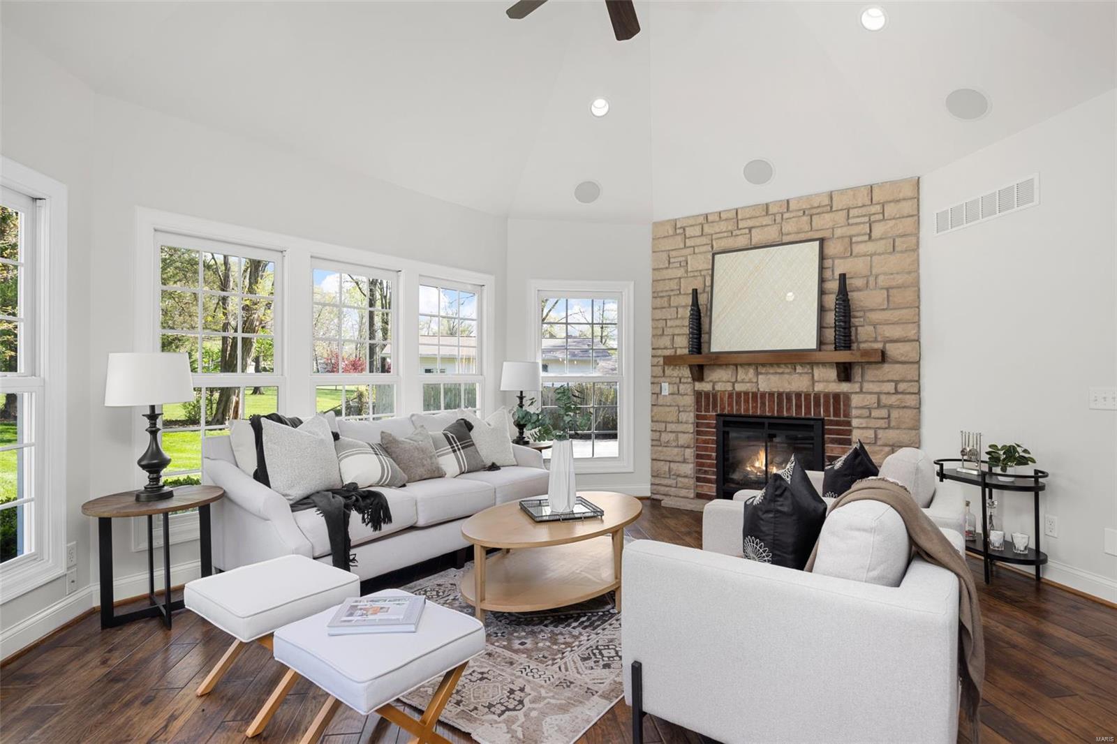 St Louis, Missouri 63122, United States, 5 Bedrooms Bedrooms, ,5 BathroomsBathrooms,Residential,Active,116337