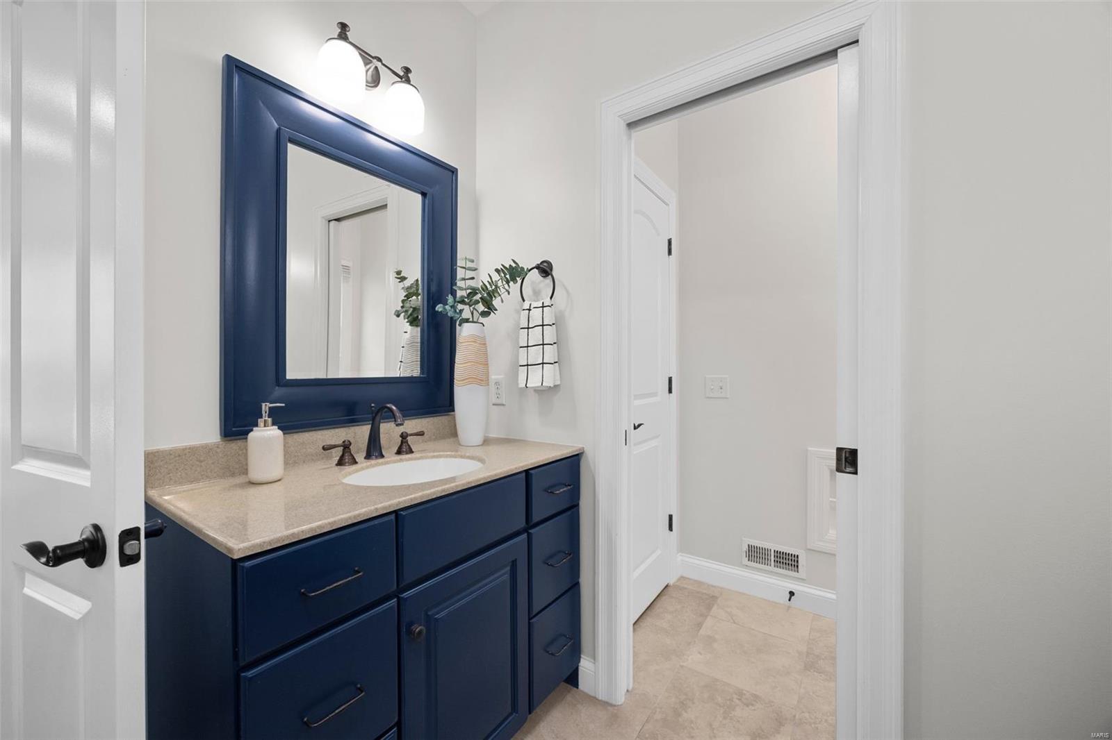 St Louis, Missouri 63122, United States, 5 Bedrooms Bedrooms, ,5 BathroomsBathrooms,Residential,Active,116337