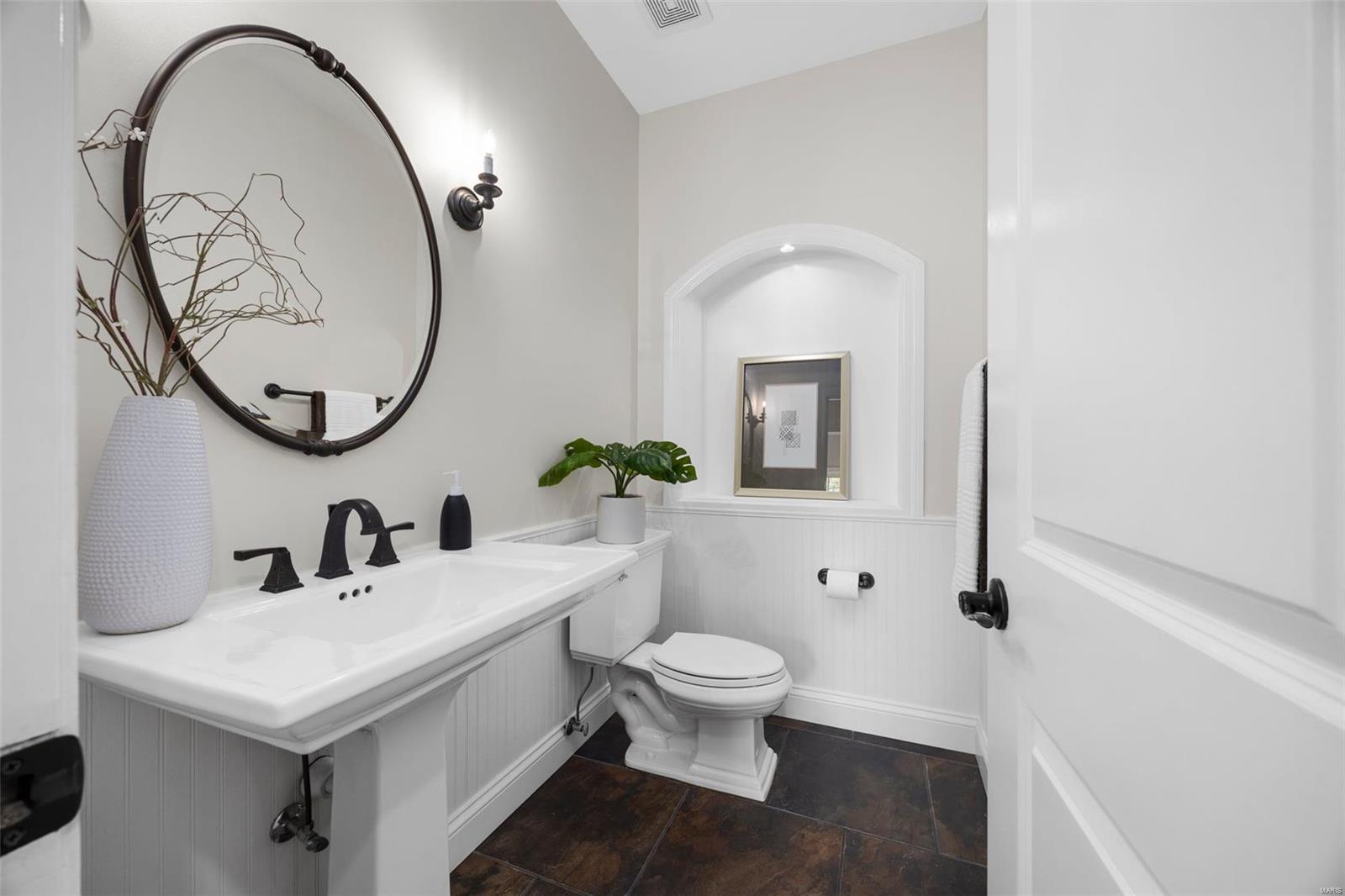 St Louis, Missouri 63122, United States, 5 Bedrooms Bedrooms, ,5 BathroomsBathrooms,Residential,Active,116337