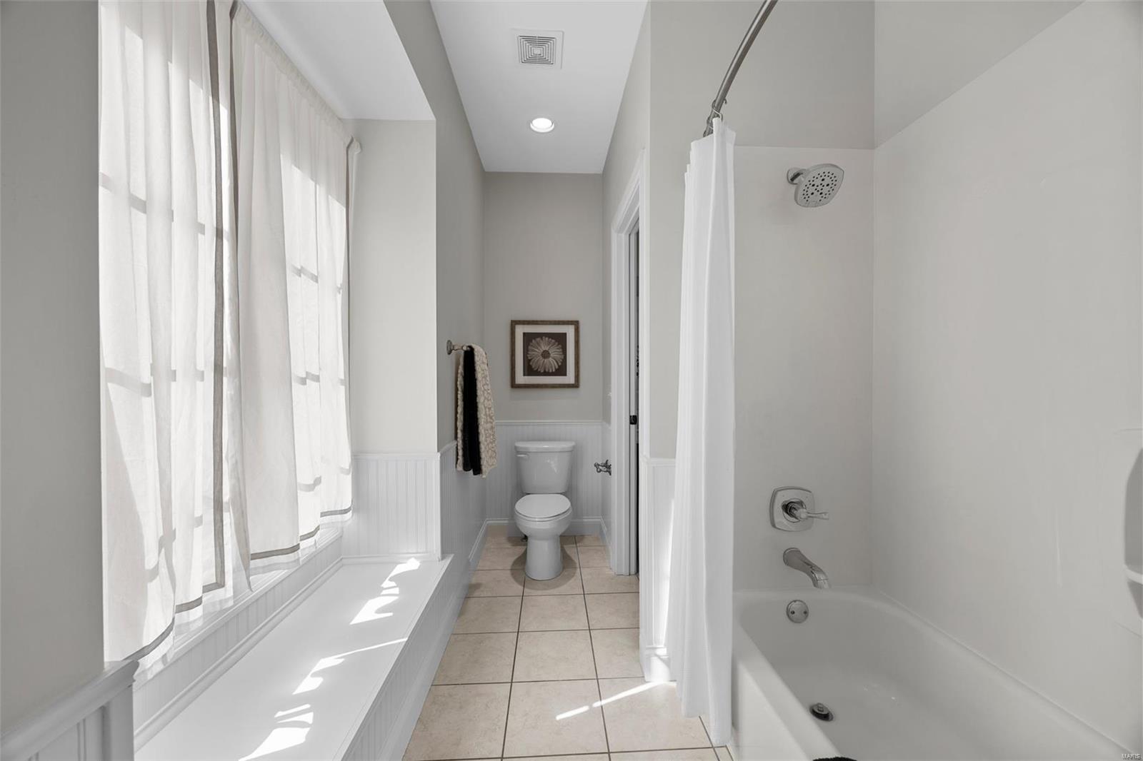 St Louis, Missouri 63122, United States, 5 Bedrooms Bedrooms, ,5 BathroomsBathrooms,Residential,Active,116337