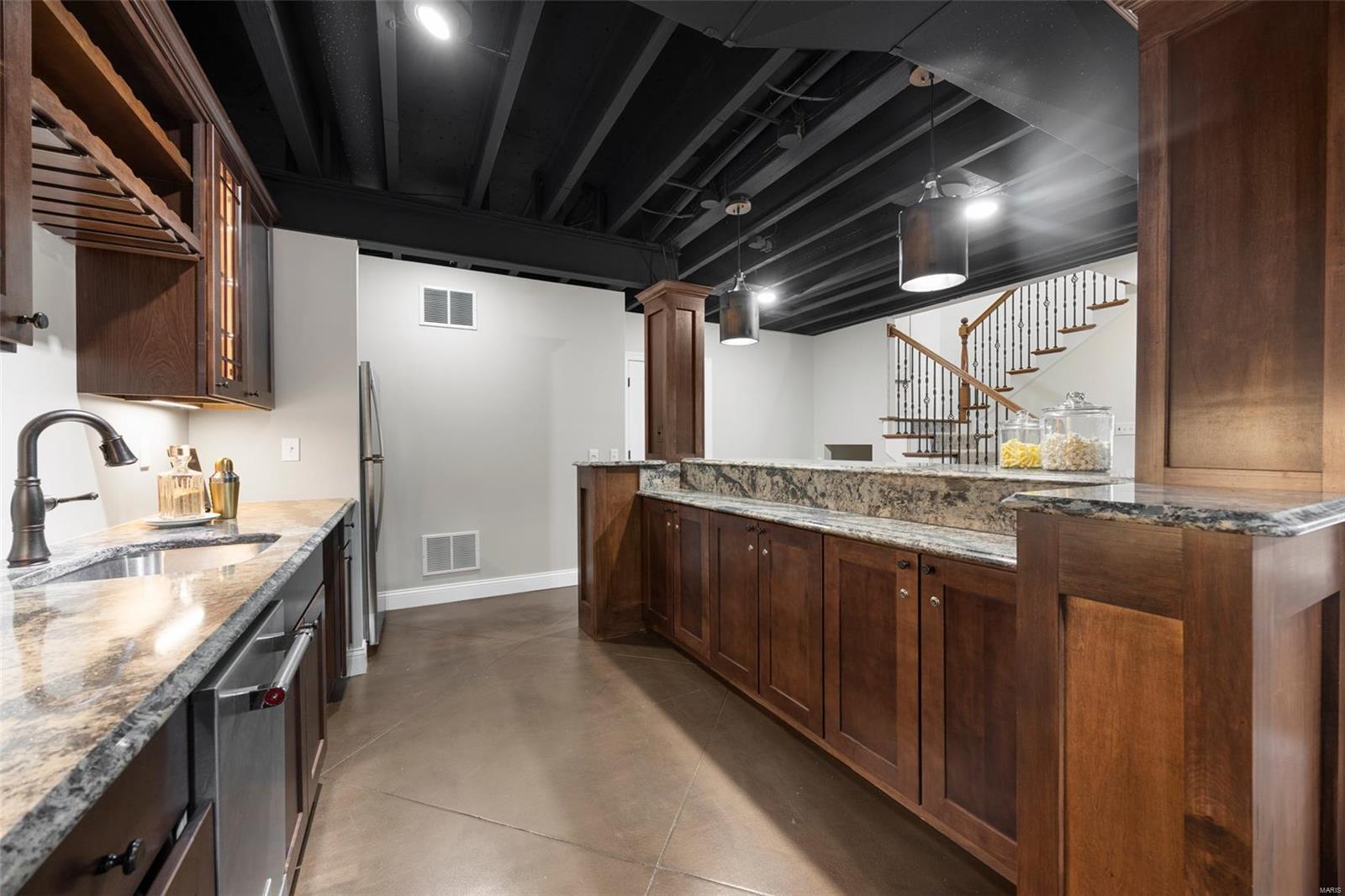 St Louis, Missouri 63122, United States, 5 Bedrooms Bedrooms, ,5 BathroomsBathrooms,Residential,Active,116337