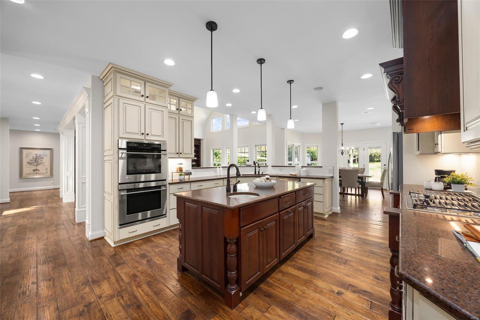 St Louis, Missouri 63122, United States, 5 Bedrooms Bedrooms, ,5 BathroomsBathrooms,Residential,Active,116337