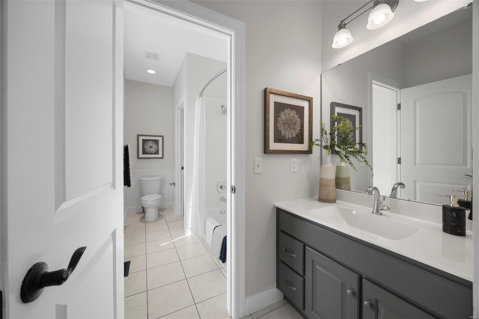 St Louis, Missouri 63122, United States, 5 Bedrooms Bedrooms, ,5 BathroomsBathrooms,Residential,Active,116337