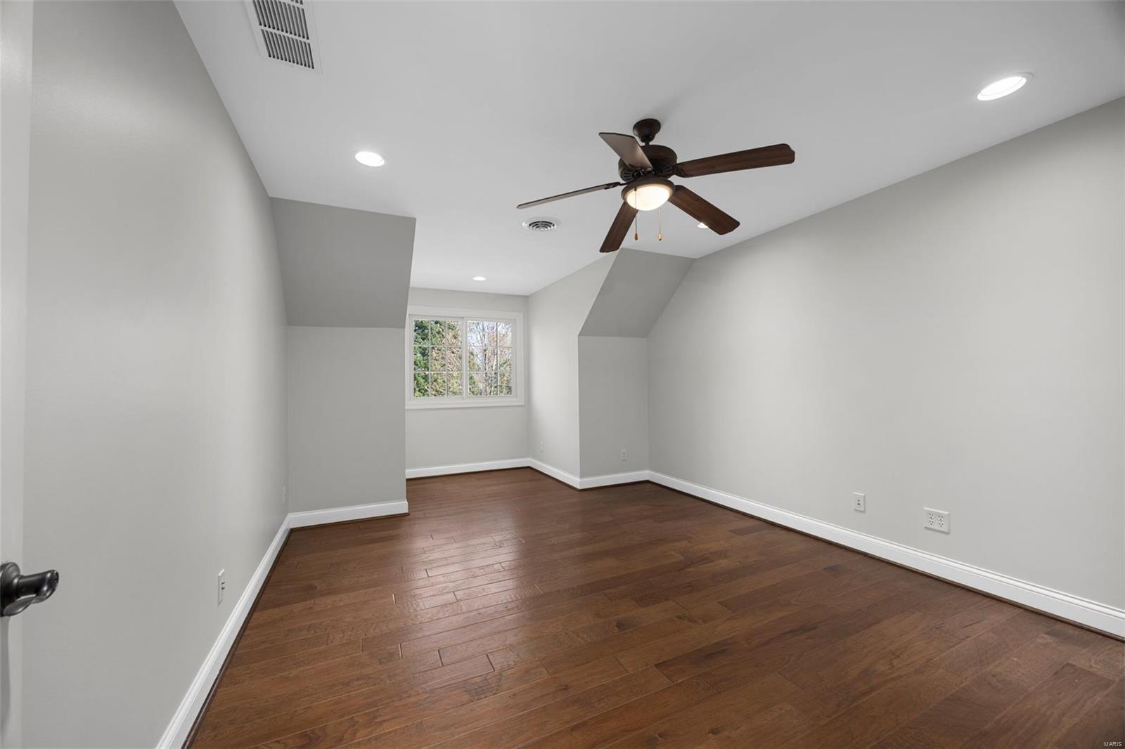 St Louis, Missouri 63122, United States, 5 Bedrooms Bedrooms, ,5 BathroomsBathrooms,Residential,Active,116337