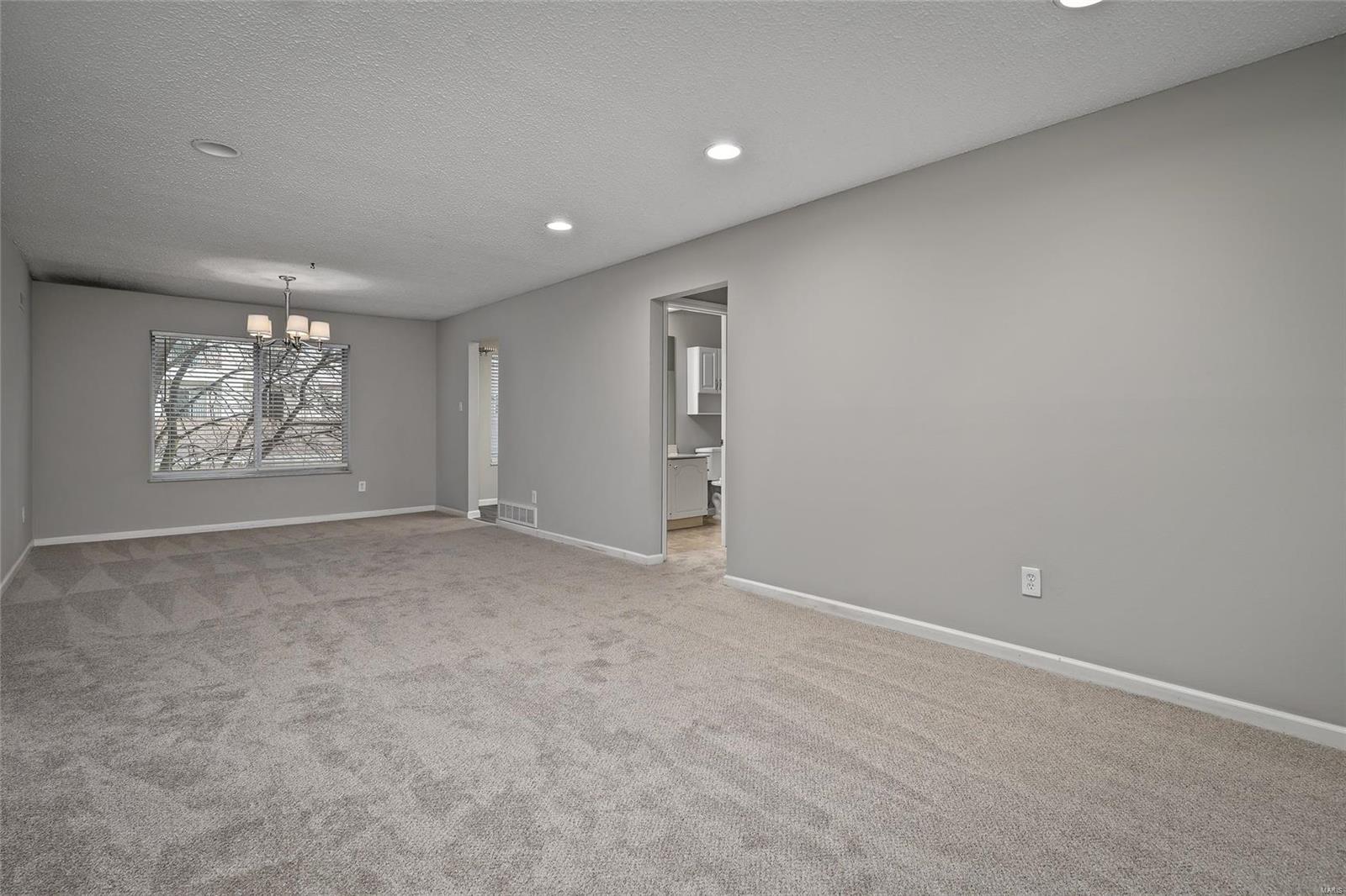 Carriage House Manor Condo Ph - Residential