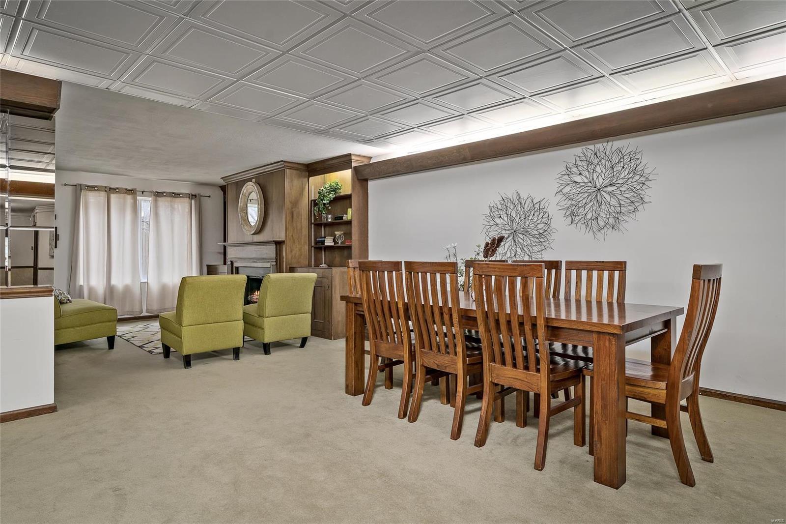 Carriage House Manor Condo Ph - Residential