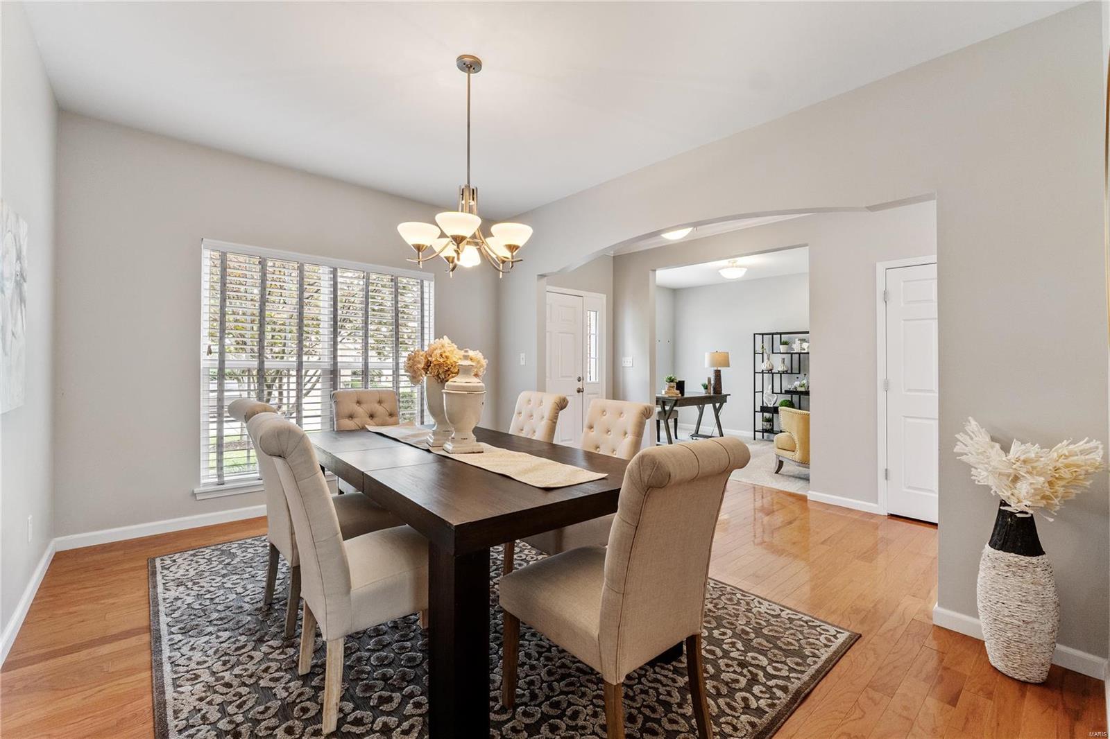 Ballwin, Missouri 63021, United States, 4 Bedrooms Bedrooms, ,4 BathroomsBathrooms,Residential,Pending,36989