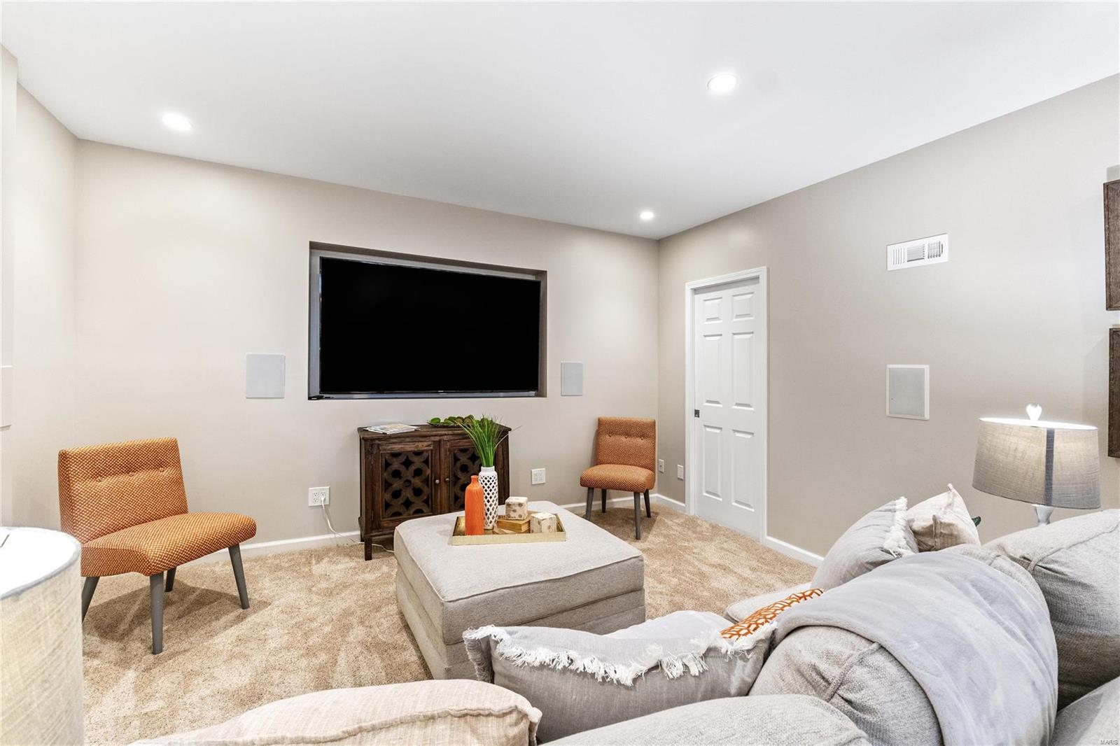 Ballwin, Missouri 63021, United States, 4 Bedrooms Bedrooms, ,4 BathroomsBathrooms,Residential,Pending,36989